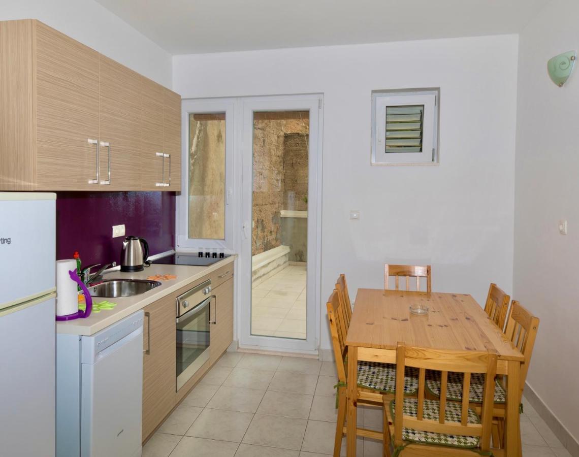 Apartments And Rooms Spiro Mimice Exterior foto