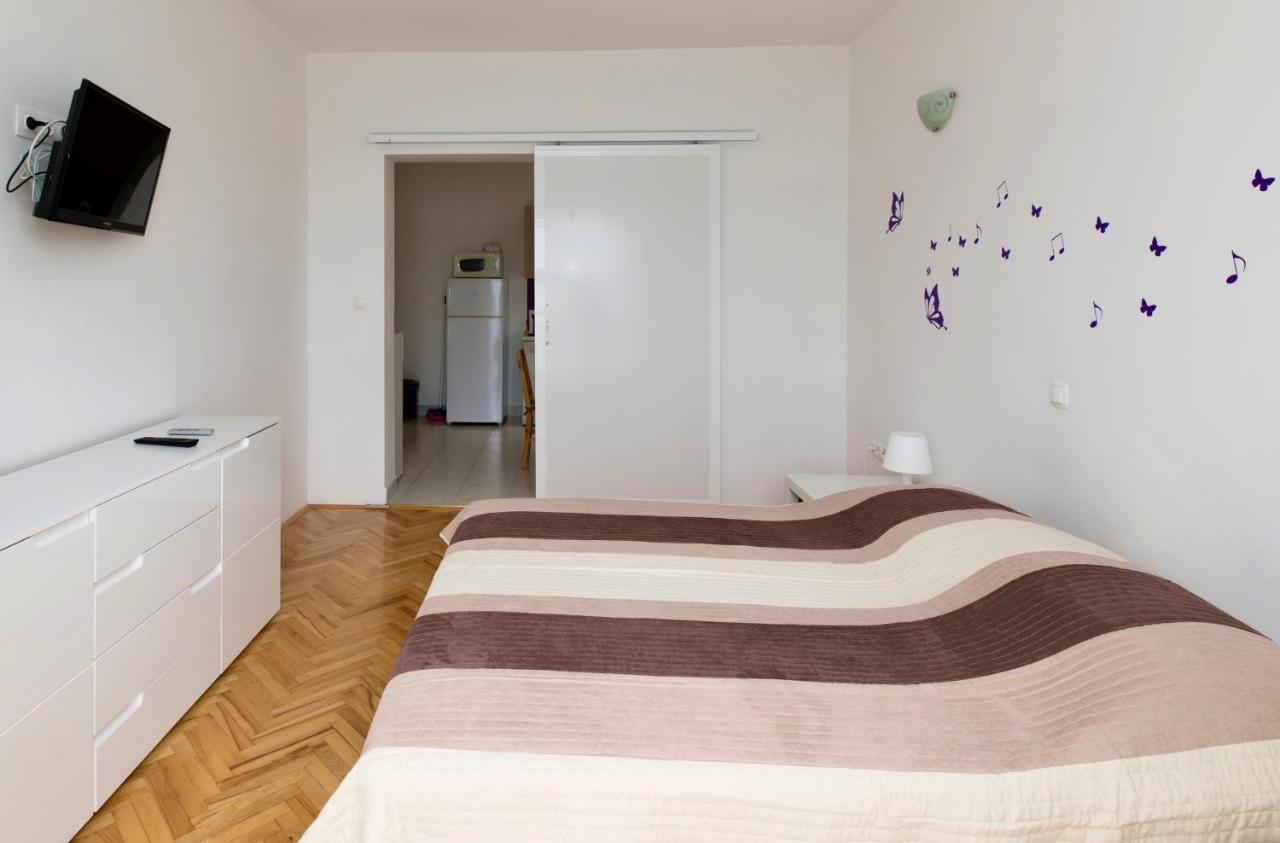 Apartments And Rooms Spiro Mimice Exterior foto