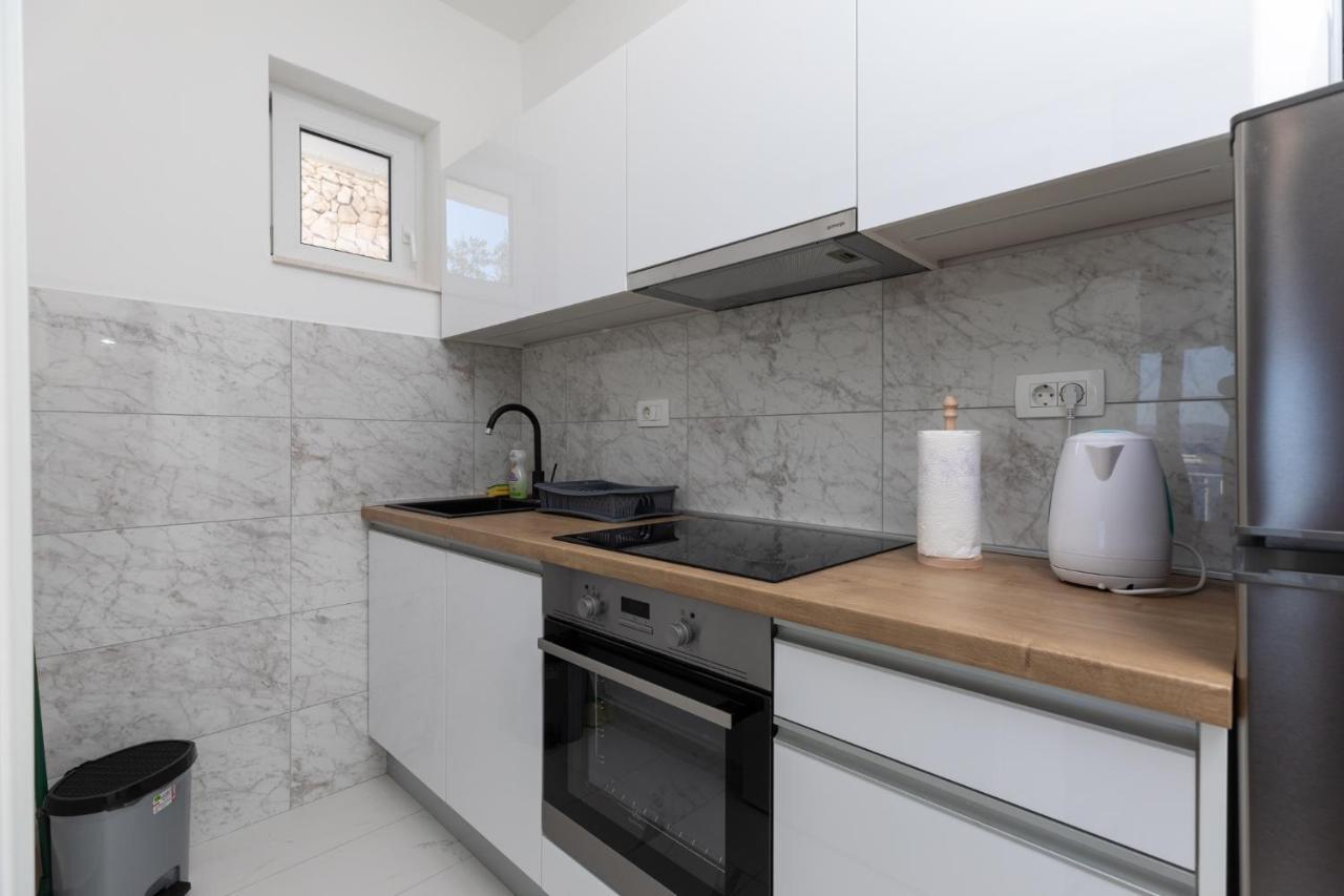 Apartments And Rooms Spiro Mimice Exterior foto