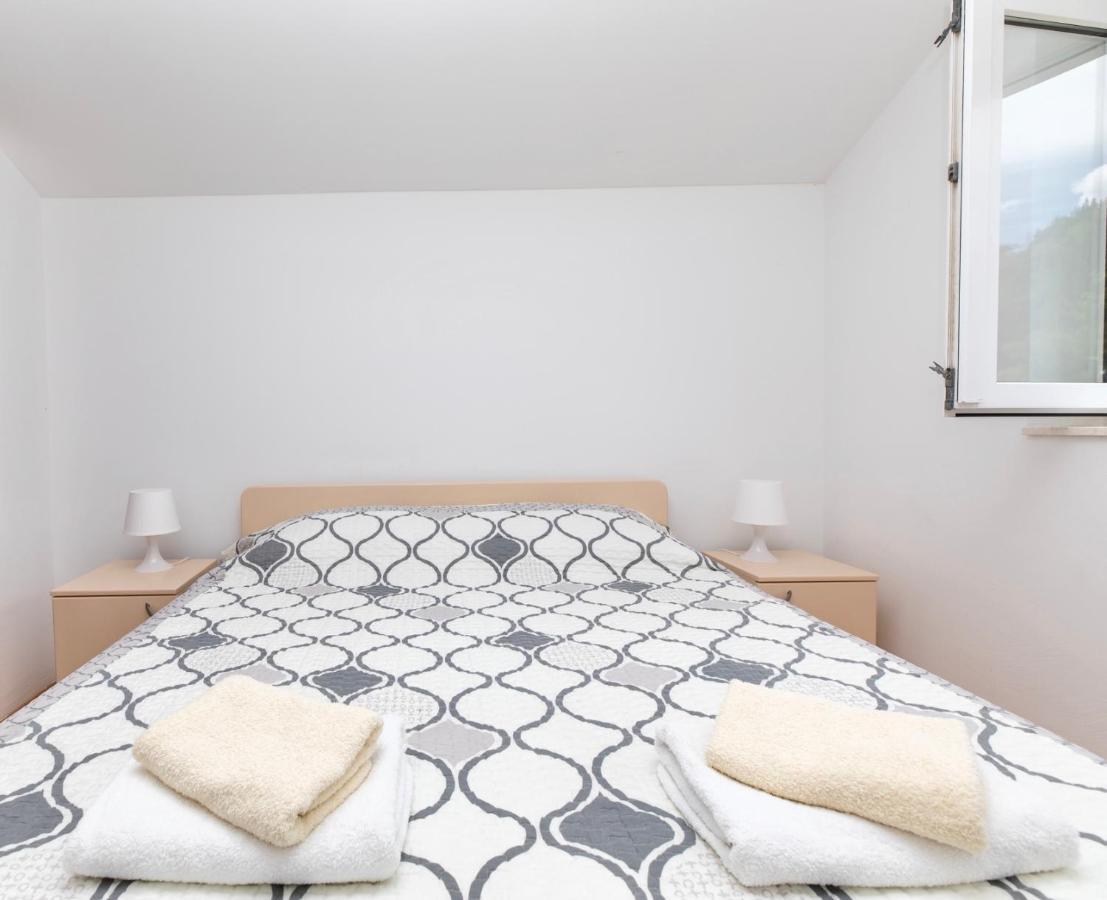Apartments And Rooms Spiro Mimice Exterior foto